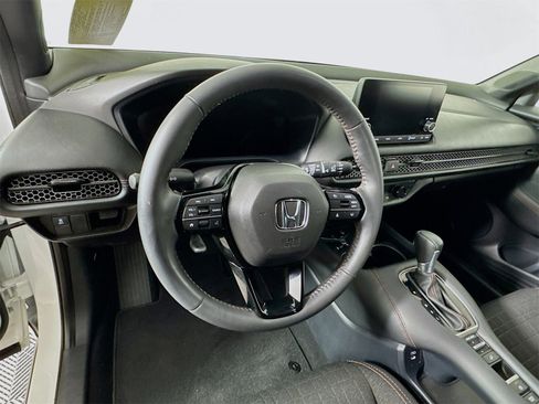 Used 2024 Honda HR-V Sport image 9
