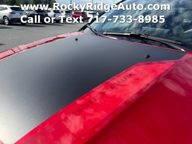 Used 2025 Jeep Compass Trailhawk AWD/4WD image 10