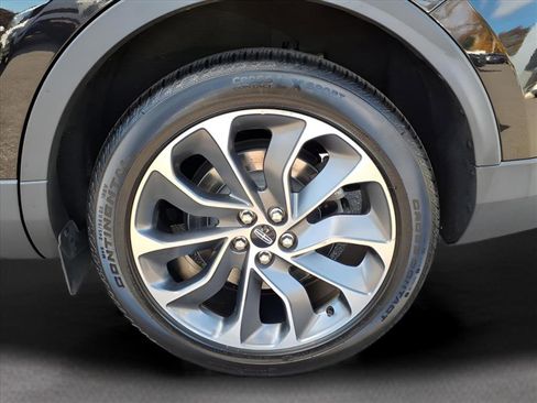 Certified 2022 Lincoln Nautilus Reserve w/ Luxury Package image 18