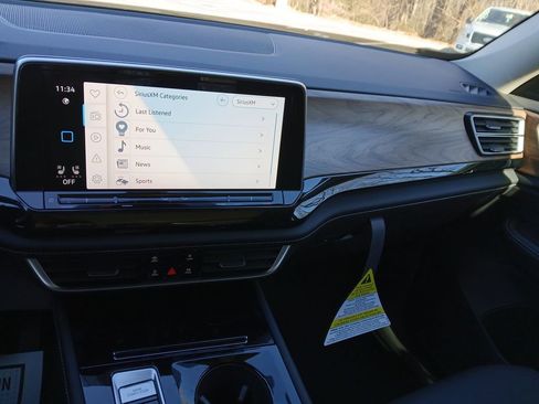 New 2026 Volkswagen Atlas SE image 17