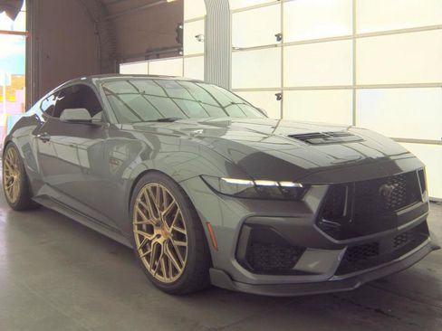 Used 2025 Ford Mustang GT Premium RWD image 3