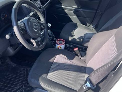 Used 2016 Jeep Patriot Sport w/ Power Value Group FWD image 3