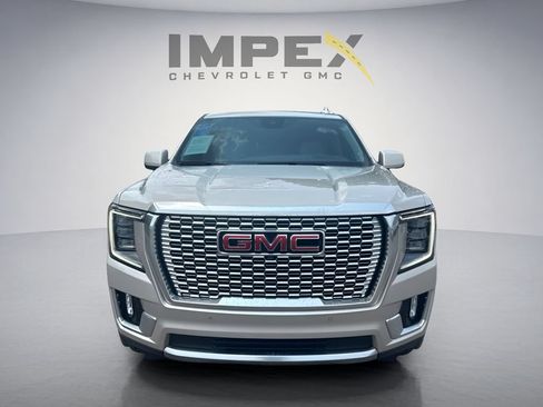 Used 2023 GMC Yukon XL Denali w/ Advanced Technology Package AWD/4WD image 8