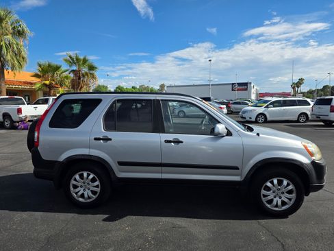 Used 2005 Honda CR-V EX image 6