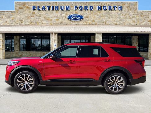 New 2026 Ford Explorer ST-Line image 3