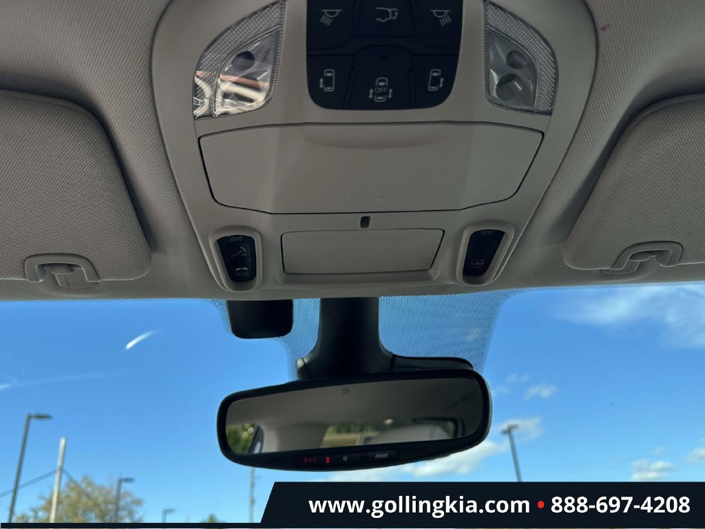 Used 2017 Chrysler Pacifica Limited FWD image 29