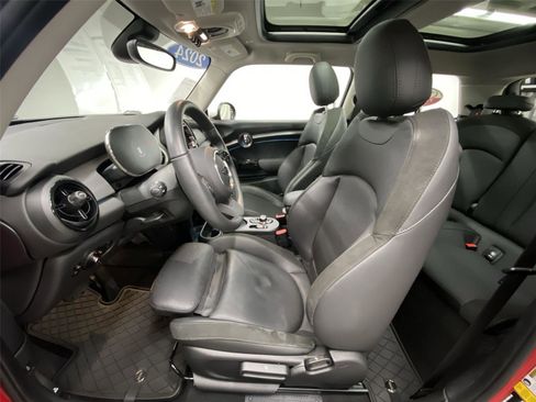 Certified 2024 MINI Cooper SE w/ Signature Upholstery Package image 17