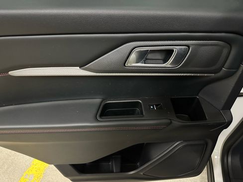 Certified 2025 Ford Explorer ST-Line image 34