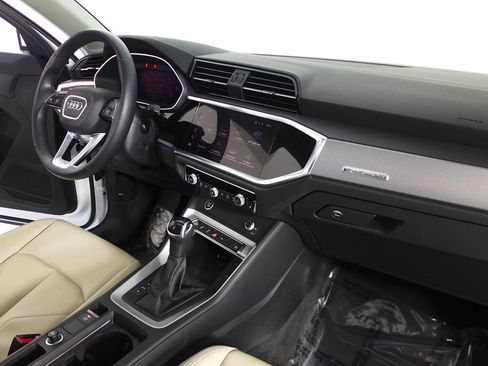 Used 2023 Audi Q3 2.0T Premium w/ Convenience Package image 13