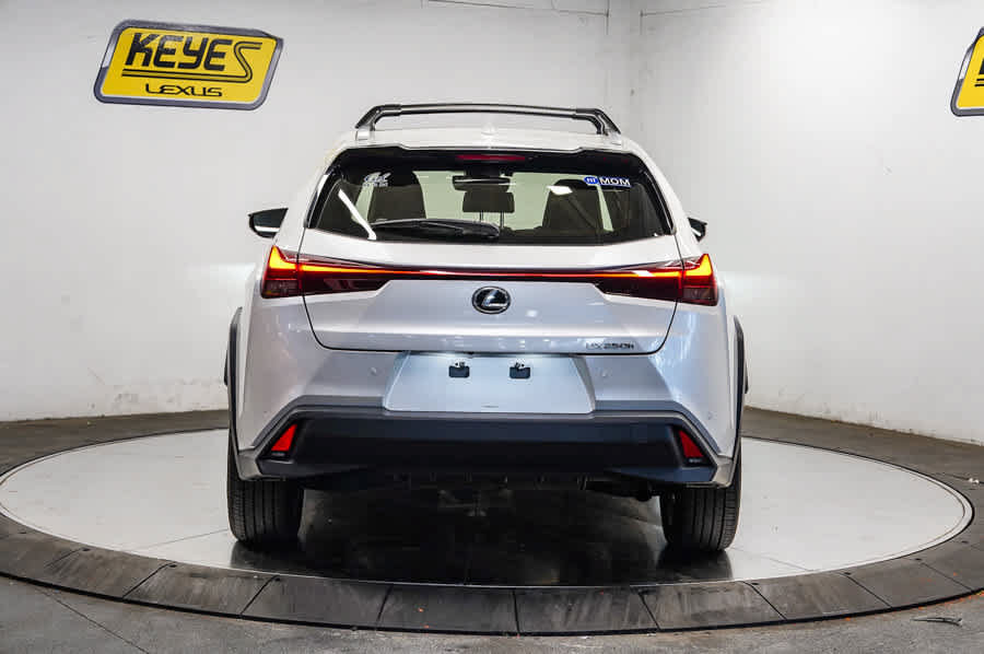 Used 2024 Lexus UX 250h FWD image 3