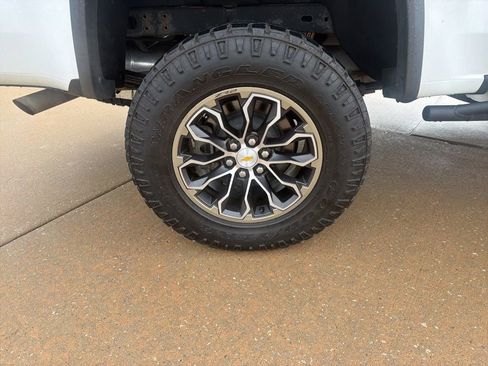 Used 2022 Chevrolet Colorado ZR2 AWD/4WD image 18