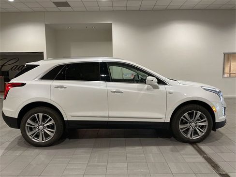 Used 2025 Cadillac XT5 Premium Luxury w/ Technology Package image 7