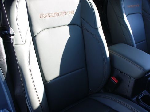 New 2025 Jeep Gladiator Mojave image 26