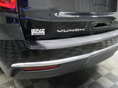 Used 2024 GMC Yukon XL SLT w/ SLT Luxury Package image 45