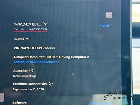 Used 2023 Tesla Model Y Performance image 15