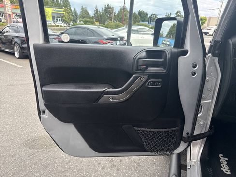 Used 2011 Jeep Wrangler Unlimited Sport AWD/4WD image 28