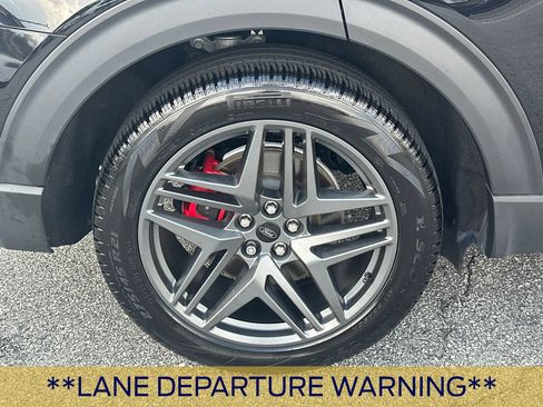 Certified 2025 Ford Explorer ST-Line w/ Premium Package RWD image 19