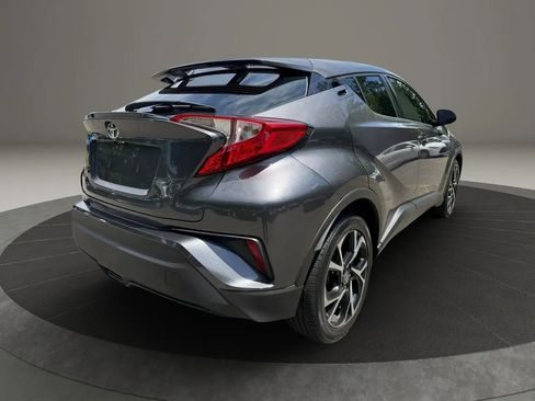 Used 2020 Toyota C-HR XLE FWD image 5