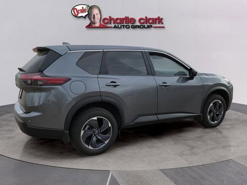 Certified 2025 Nissan Rogue SV FWD image 6