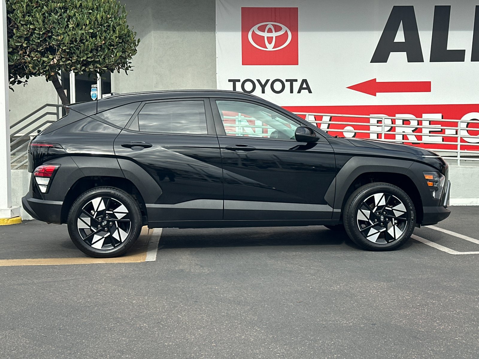 Used 2024 Hyundai Kona SEL AWD/4WD image 6