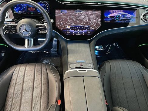 Used 2022 Mercedes-Benz EQS 580 4MATIC Sedan image 10