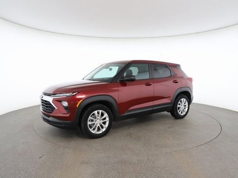 Used 2025 Chevrolet TrailBlazer LS w/ LS Convenience Package image 3