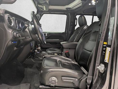 Used 2022 Jeep Wrangler Unlimited Sahara w/ Cold Weather Group image 17