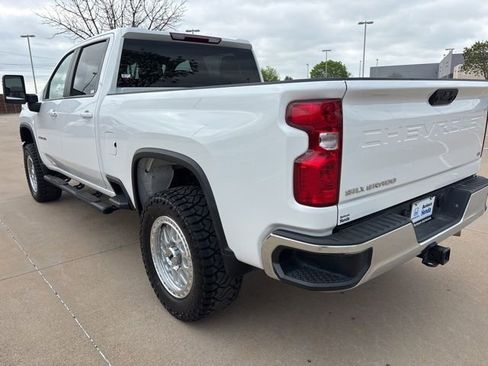 Used 2025 Chevrolet Silverado 2500 LT w/ Convenience Package AWD/4WD image 4