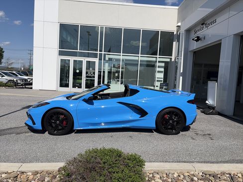 Used 2020 Chevrolet Corvette Stingray Preferred Cpe w/ 2LT Preferred Equipment Group RWD image 8