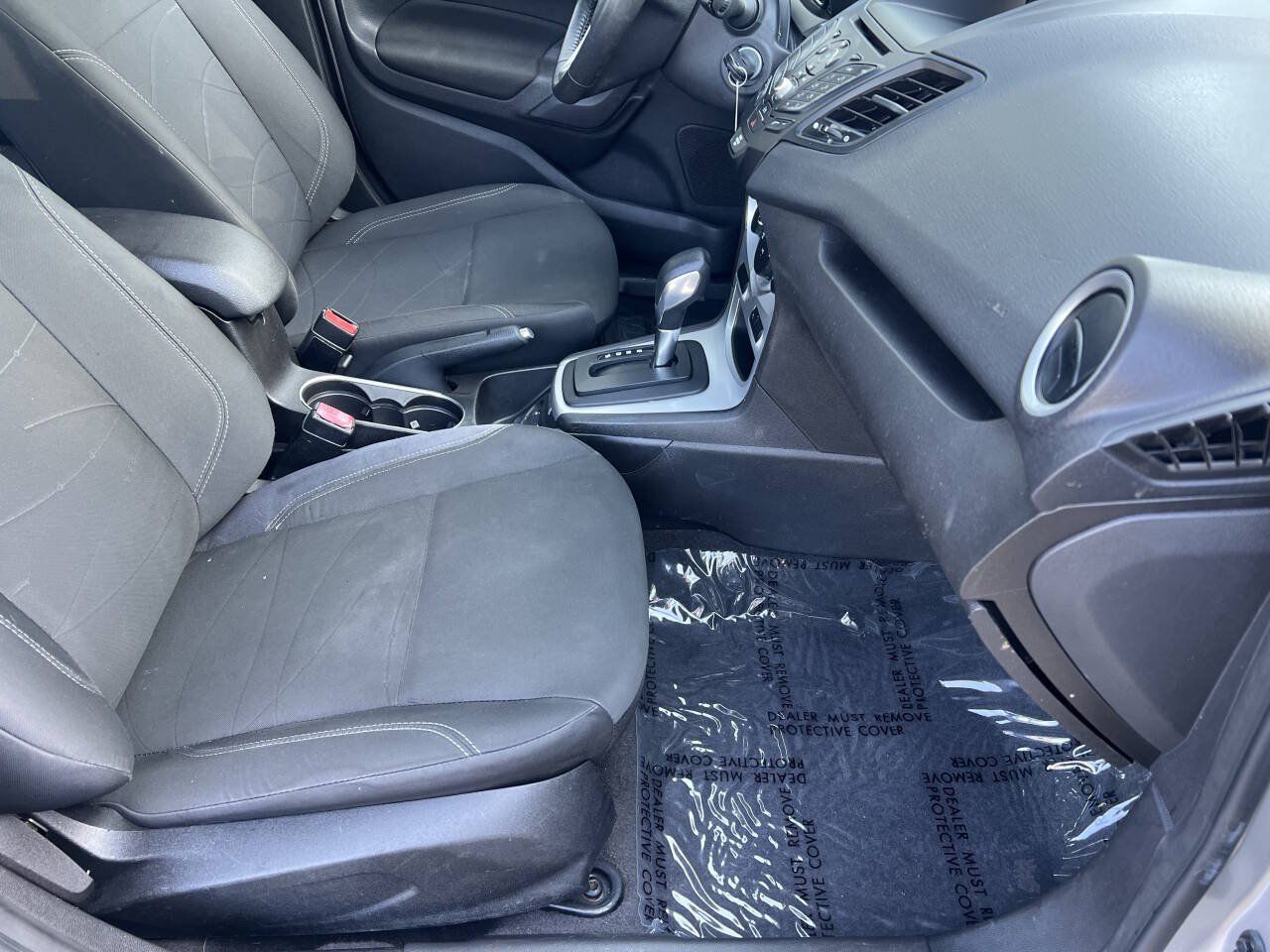 Used 2015 Ford Fiesta SE FWD image 10