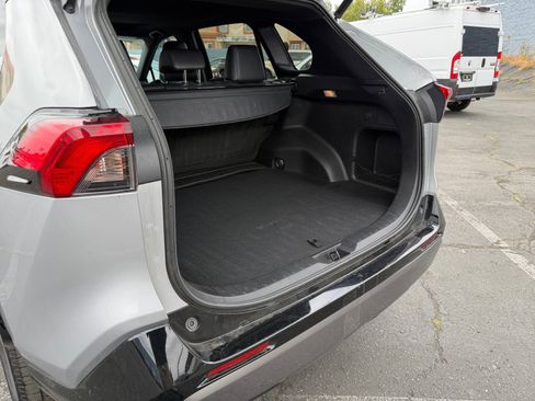 Used 2020 Toyota RAV4 XSE w/ XSE Grade Weather Package AWD/4WD image 19