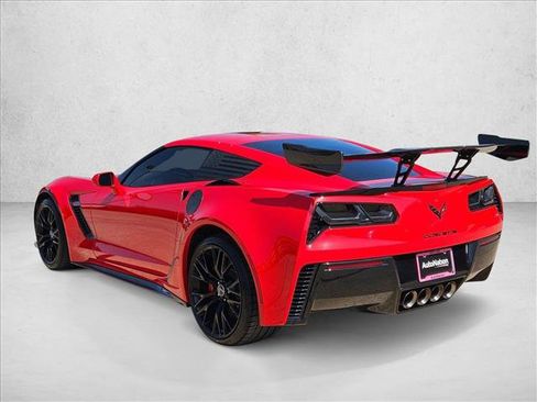 Used 2016 Chevrolet Corvette Z06 w/ 3LZ Preferred Equipment Group RWD image 7