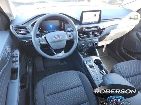 Used 2025 Ford Escape Active w/ Cold Weather Package AWD/4WD image 17