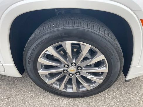Used 2023 Chevrolet Traverse Premier AWD/4WD image 5