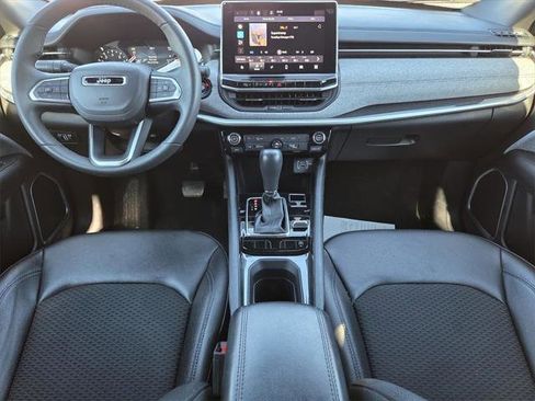 Certified 2024 Jeep Compass Latitude image 8