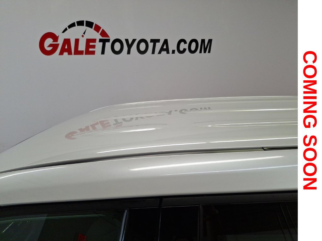 Used 2022 Toyota Highlander LE AWD/4WD image 10