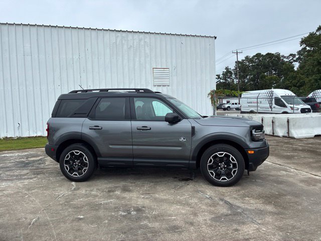 Used 2025 Ford Bronco Sport Outer Banks w/ Outer Banks Tech Package+ AWD/4WD image 2