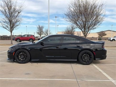 Used 2017 Dodge Charger R/T image 6