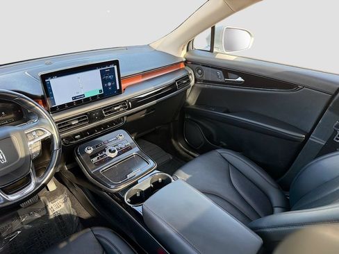 Used 2022 Lincoln Nautilus Reserve w/ Luxury Package AWD/4WD image 26