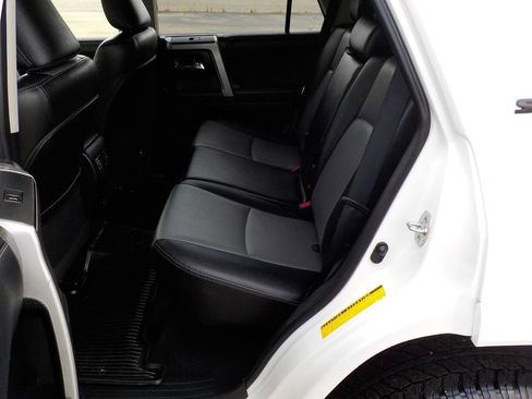 Used 2023 Toyota 4Runner SR5 Premium w/ Moonroof Package AWD/4WD image 25
