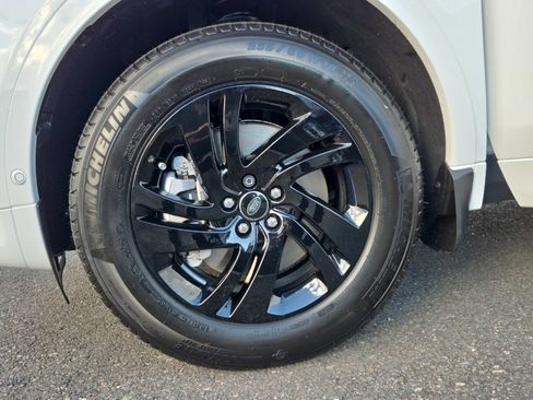 New 2025 Land Rover Discovery Sport S image 28