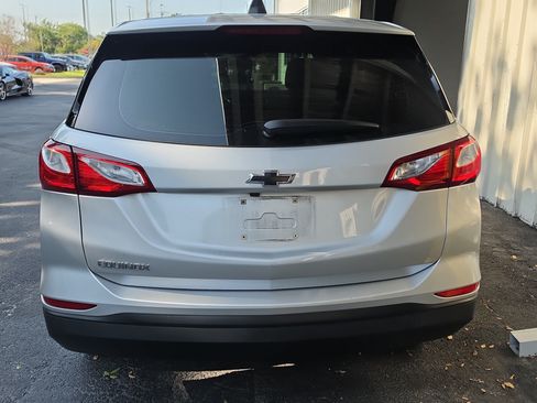 Used 2019 Chevrolet Equinox LS FWD image 5