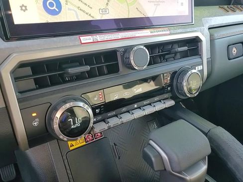 Used 2025 Toyota Tacoma Trailhunter image 23