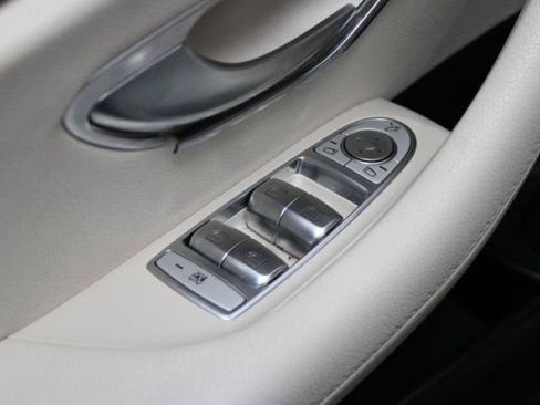 Used 2018 Mercedes-Benz E 300 4MATIC w/ Premium 1 Package image 12