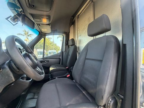Used 2019 Mercedes-Benz Sprinter 170 image 13