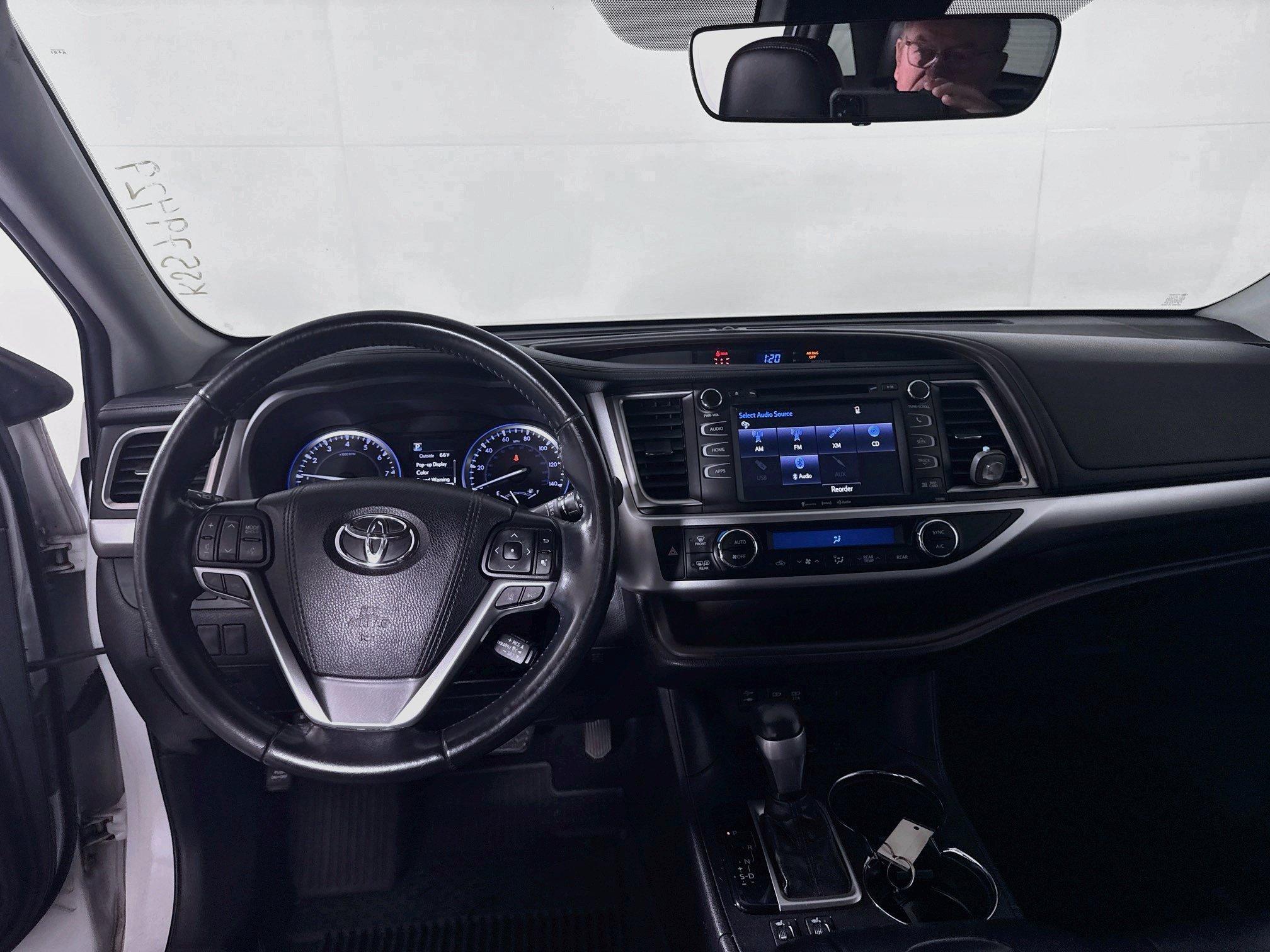 Certified 2019 Toyota Highlander XLE AWD/4WD image 12