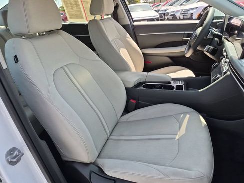 Used 2025 Hyundai Sonata SEL FWD image 31