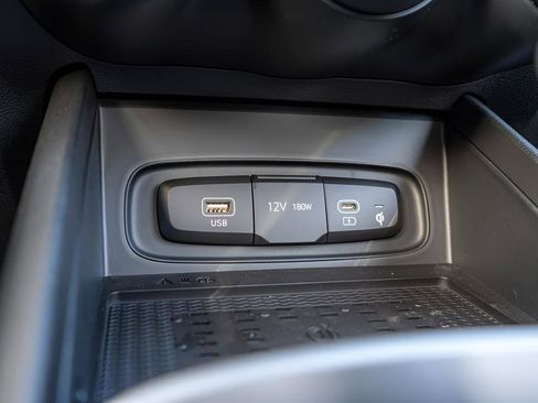 New 2026 Hyundai Venue SEL FWD image 31