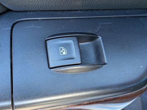 Used 2018 GMC Sierra 1500 SLT image 30