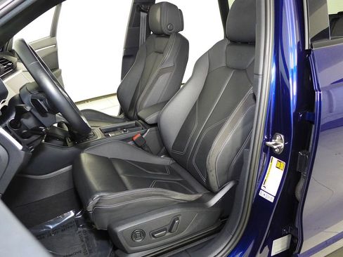 Used 2022 Audi Q3 2.0T Premium w/ Black Optic Sport Package image 22